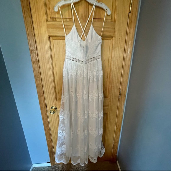 Fashion Novia White Lace Spaghetti Strap Maxi Dress - Picture 9 of 15